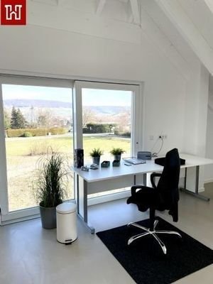 .. Anbau mit Balkon möglich !