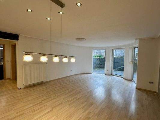 KG |&nbsp;Hobby |&nbsp;derzeit Einliegerwhg. | Wohnen Essen |&nbsp;Blick Richtung Freisitz