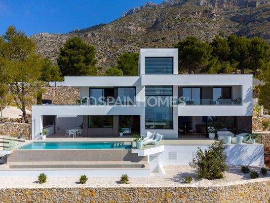 Sea View Villa in Unique Location in Altea Alicante
