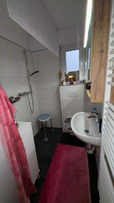 Bad mit ebenerdiger Dusche.jpg