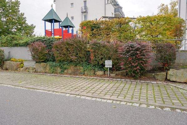 Pkw-Stellplatz außen