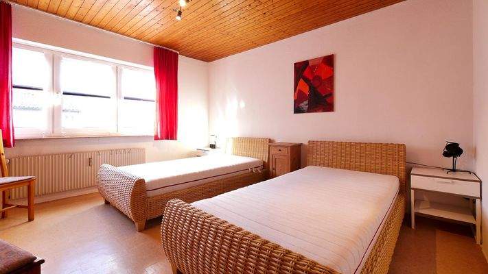 185 Schlafzimmer mit 2 Einzelbetten (1 von 1).jpg