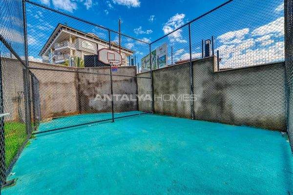 New Real Estate in a Complex with Swimming Pool in Alanya