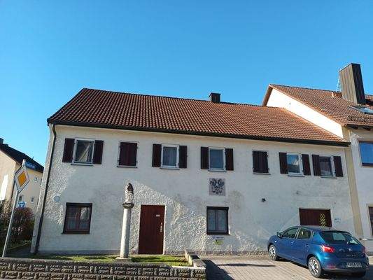 Altbau Straßenseite