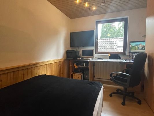 Kinder- oder Arbeitszimmer EG