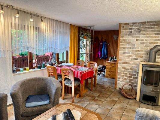 Wohnzimmer mit Kamin