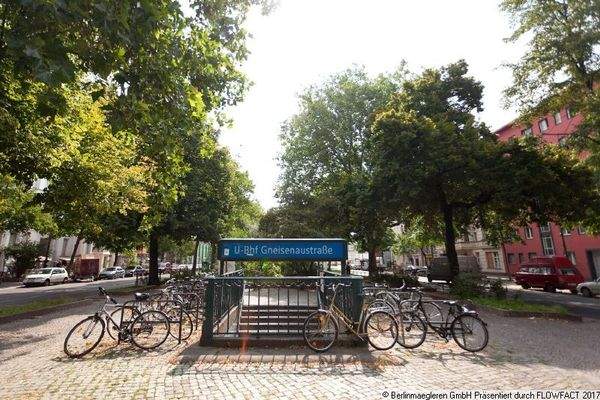 Umgebung, U-Bahnhof Gneisenaustraße