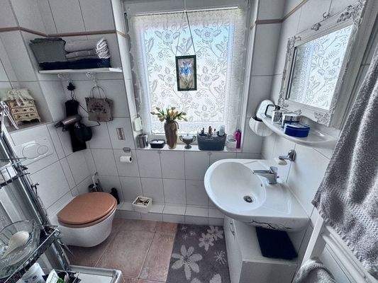 Badezimmer im Erdgeschoss