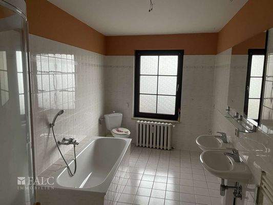 Bad Obergeschoss Vorderhaus