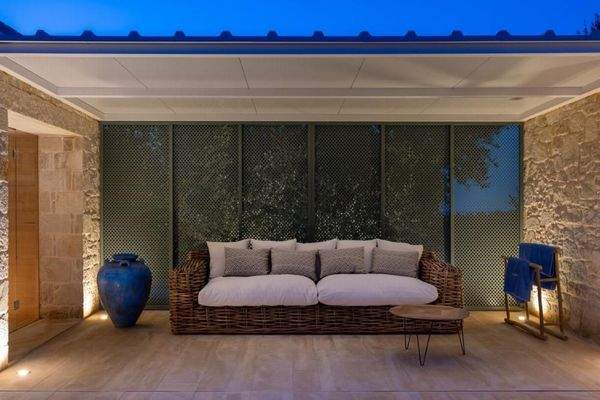 Kreta, Plaka: 2 Luxusvillen mit Tennisplatz, Olivenhain und atemberaubendem Meerblick zu verkaufen