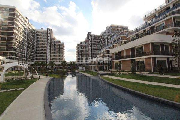 Real Estate in an Extensive Project in İstanbul Beylikdüzü