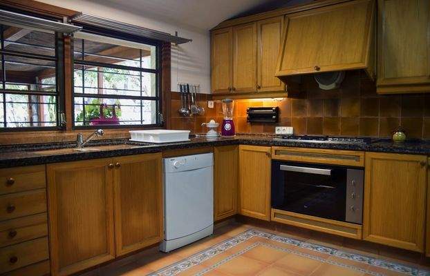 Voll ausgestattete Küche