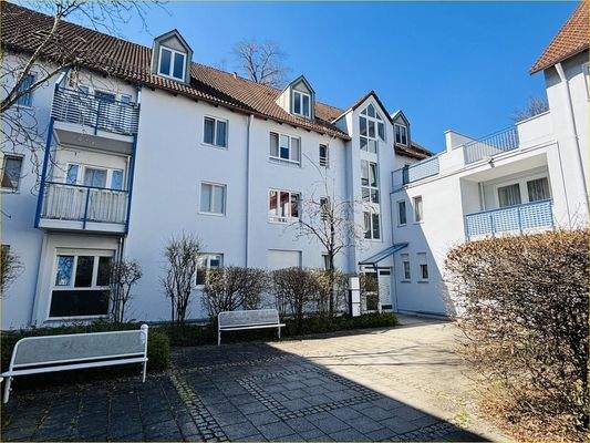 Eingang - im Innenhof