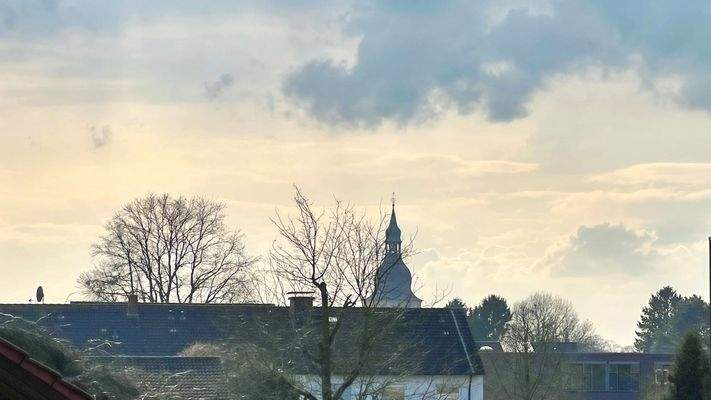 Den "Zwiebel-Kirchturm" im Blick