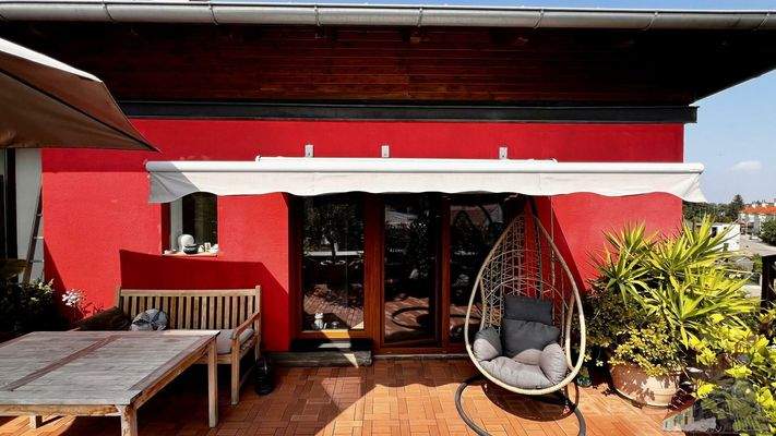 Für Beschattung auf der Sonnenterrasse ist gesorgt