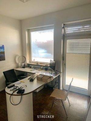 Büro - Behandlung 3