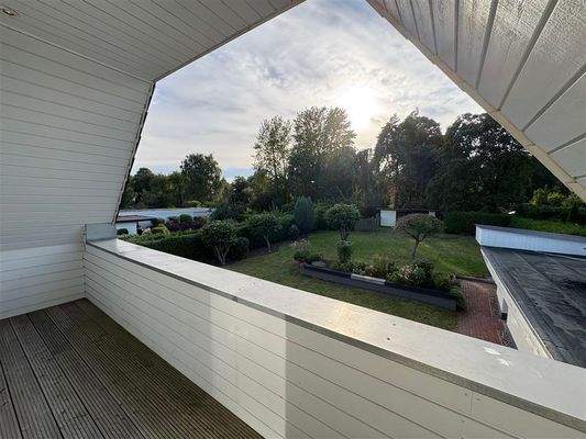 mit winterlichen Blick auf den Bordesholmer See