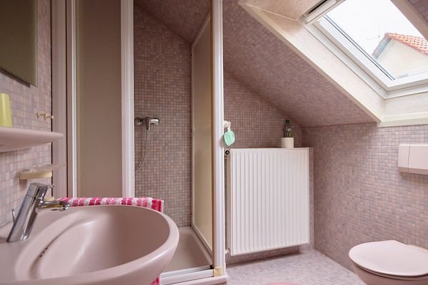 Badezimmer im Dachgeschoss