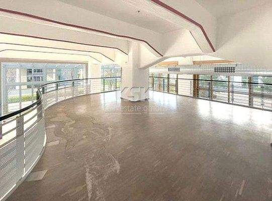 Galerie hinterer Bereich - Gallery rear area