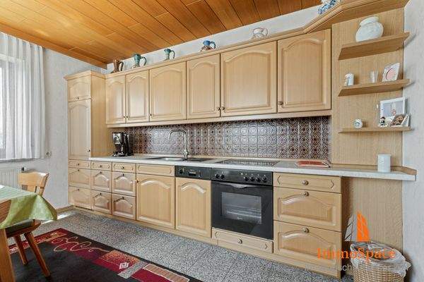 Einbauküche mit allen nötigen Elektrogeräten