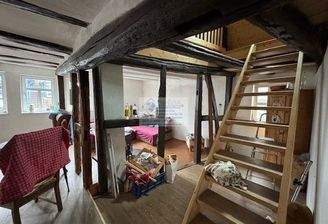 IMG_4080 Wohnraum mit Treppe nach oben