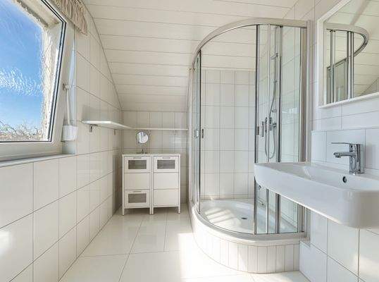 Badezimmer DG (KI generiert)