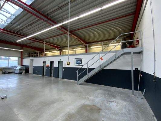 Produktionshalle 2  mit Hochlager