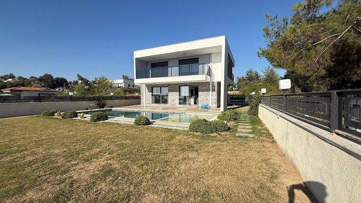 New-Built Detached Villa with Sea View and Pool in Kuşadası