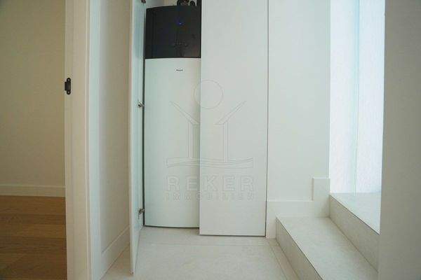 Obergeschoss mit 2 Schlafzimmern & 2 Bädern