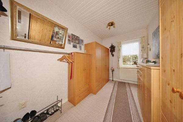 Flur OG mit Fenster