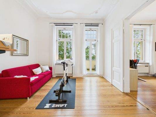 Zimmer 2 mit Zugang zum Balkon