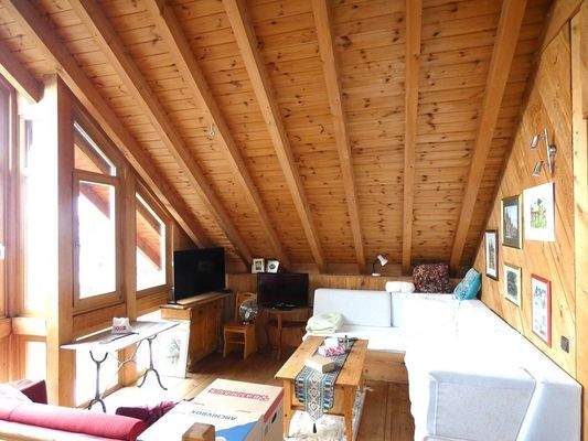 05 Wohnzimmer DG.JPG