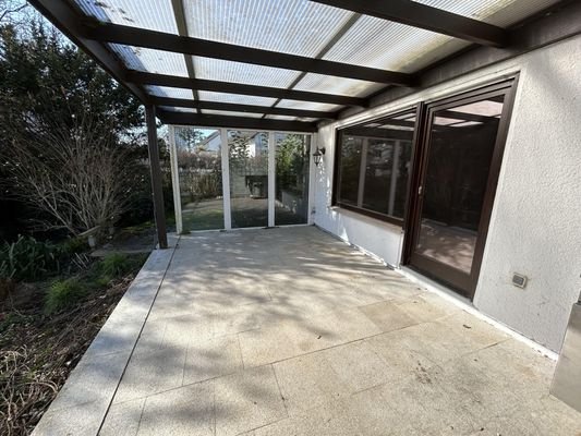 überdachte Terrasse
