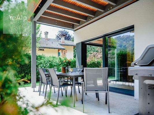 Terrasse mit viel Platz für Barbecue & Mehr