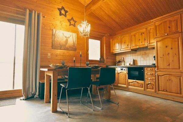 Küchenbereich und Essplatz, B2.jpg