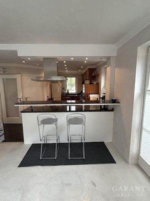 Offene Küche mit Tresen