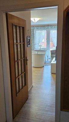 Flurtür zum Wohn- und Schlafz.