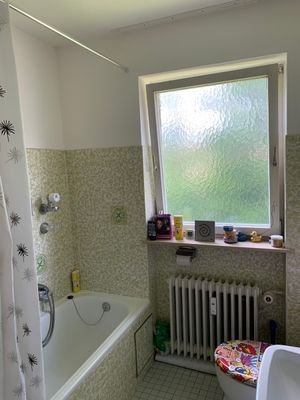 Bad_mit_Badewanne