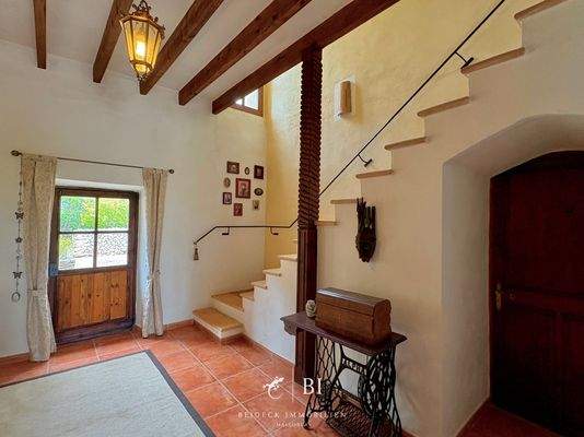 Aufgang ins Obergeschoss