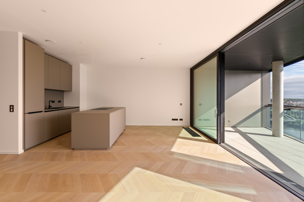 Küche mit Zugang zur Loggia