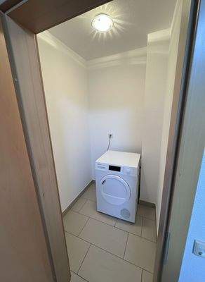 Abstellraum mit Trockner