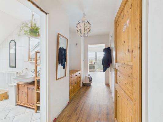 CAM01223G0-PR0176-STILL049