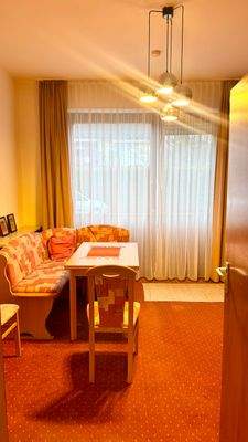 Wohn-/Ess-/Schlafbereich