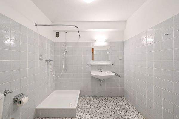 Duschbad im Souterrain