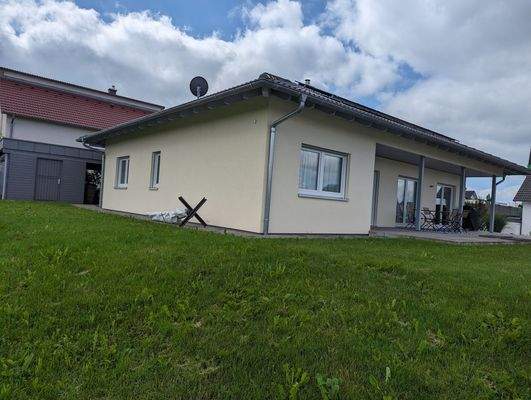 Einfamilienhaus mit Garten