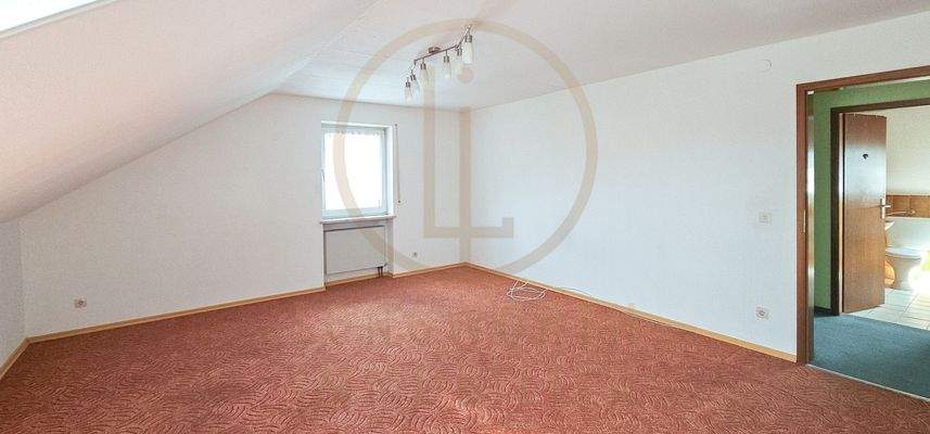 46-Dachwohnung-großes-Wohn-Schlafzimmer-2