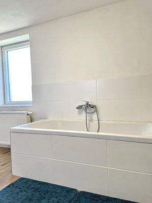 Badewanne Wohnung OG