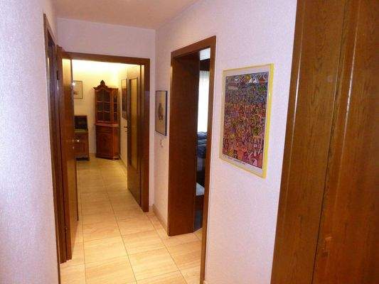 Flur zu den Schlafzimmern.JPG