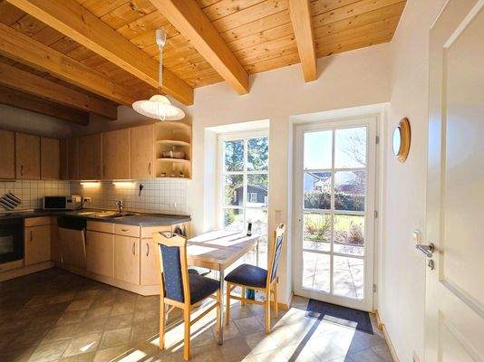 Küche mit Zugang zur Terrasse [ohne Einbauküche]