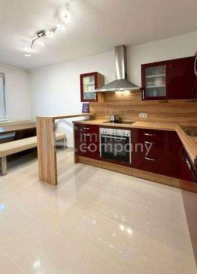 Küche mit gemütlichem Essplatz